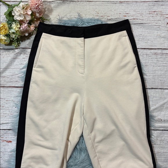 Sweaty Betty Riley Cuffed Jogger Pant in Alabaster White - Picture 5 of 10